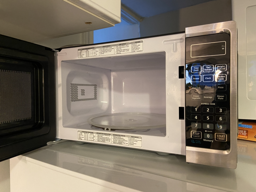 Insignia countertop microwave - photo 2