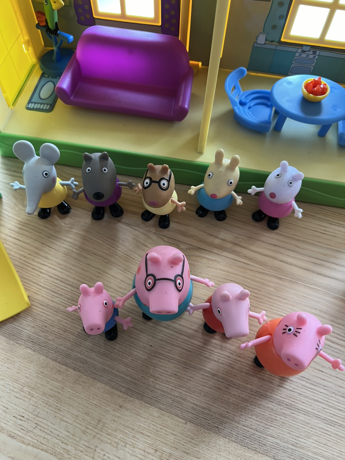 Peppa Pig playhouse with figures and accessories - photo 4