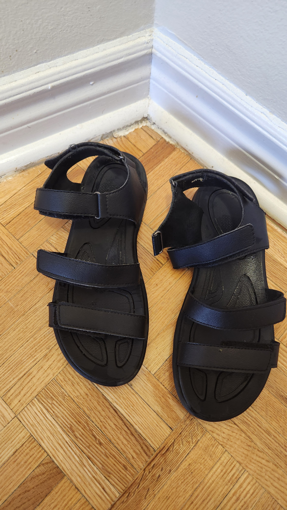 Black Comfy Sandals