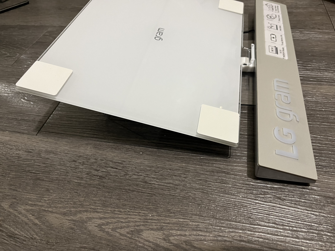 Lg laptop stand - photo 3