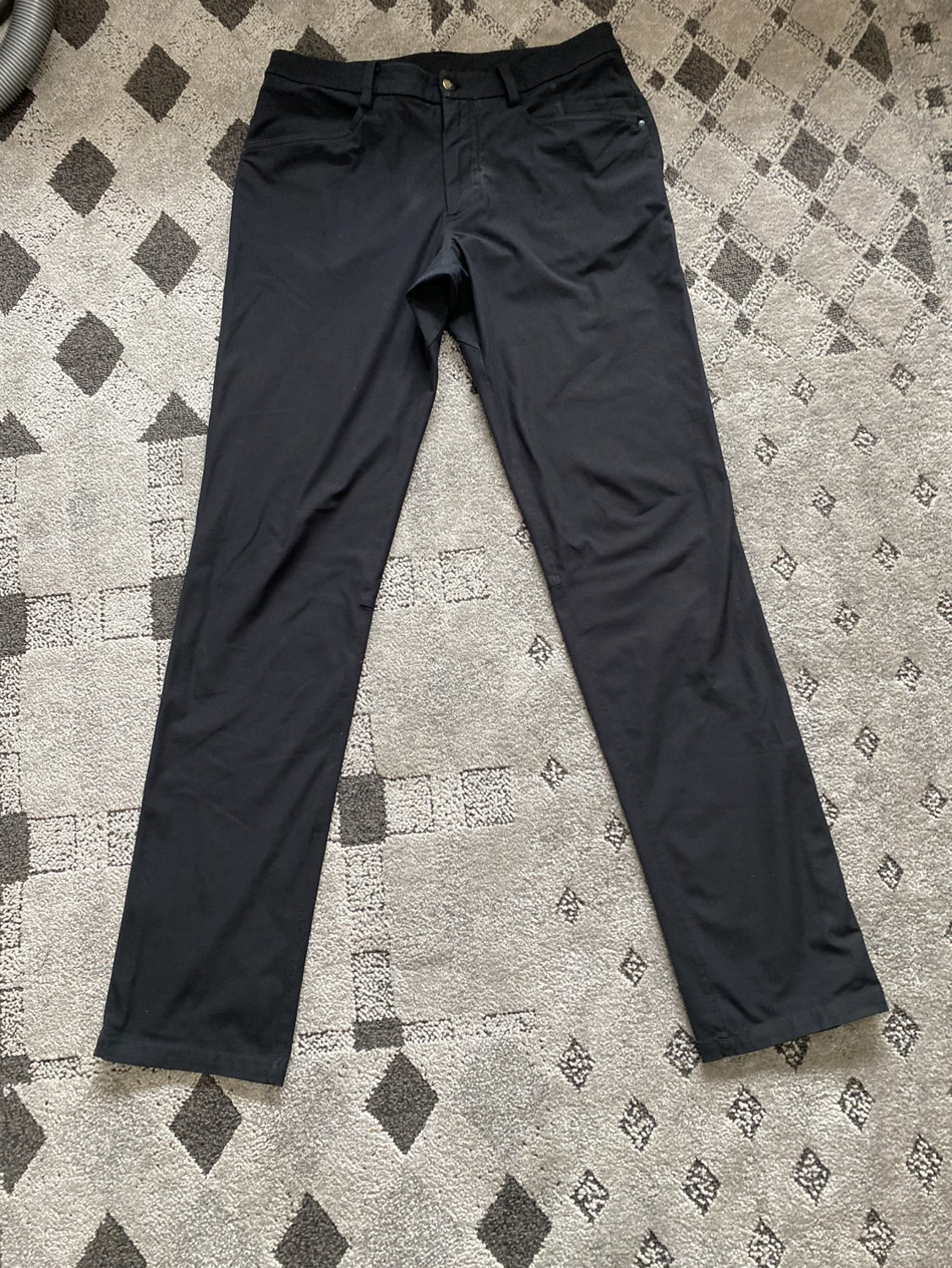 Lululemon Straight Leg Pants Black leggings women’s sz 34 waist