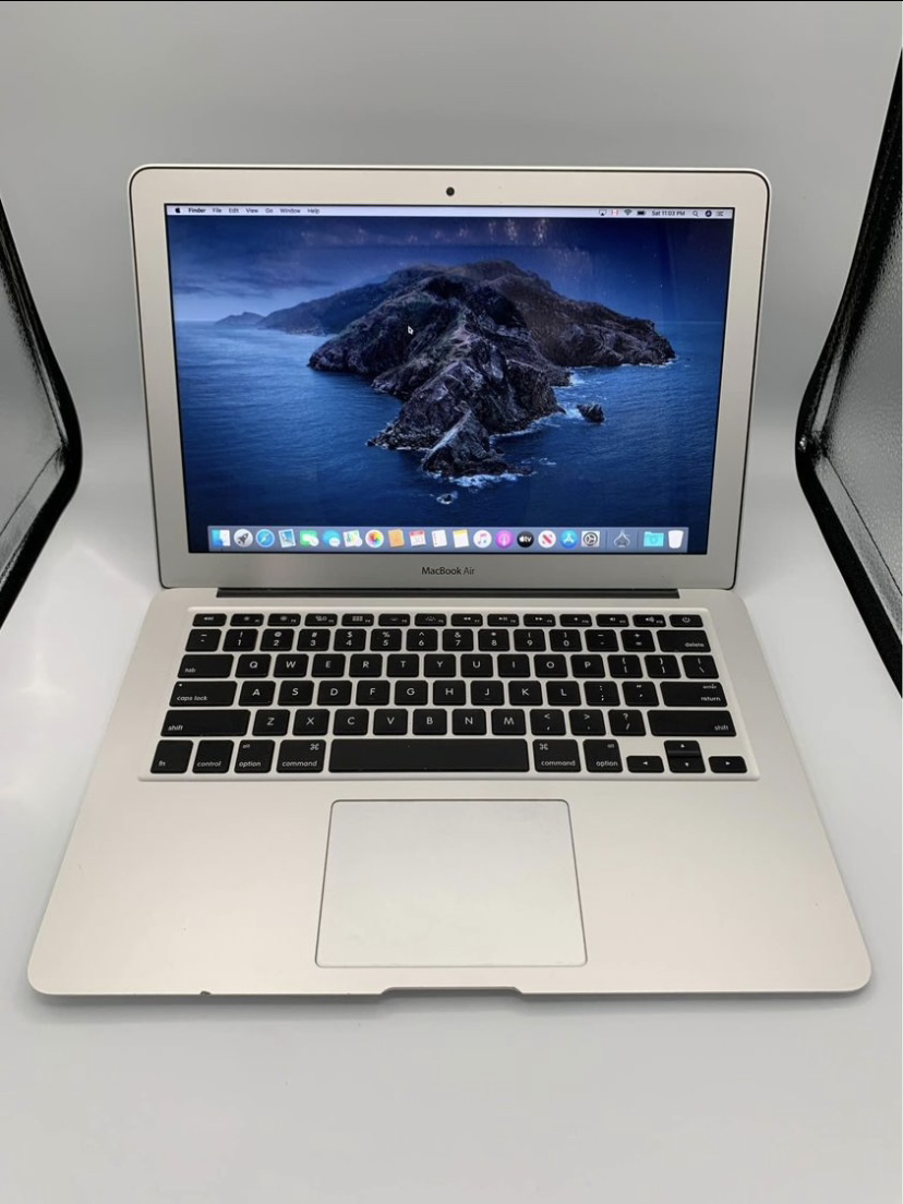 2017 MacBook Air 13” 1.8GHz i5 8GB RAM 128GB SSD Good Condition thumbnail