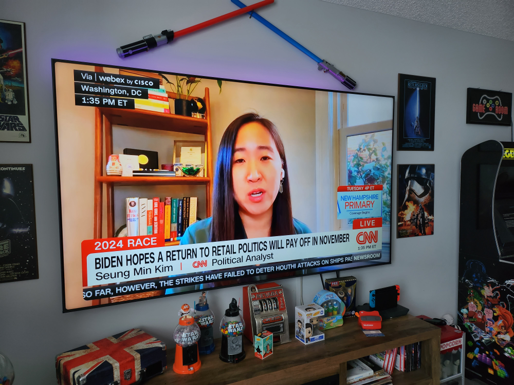 🥕 Samsung 82" T07000 4K crystal UHD Television. thumbnail