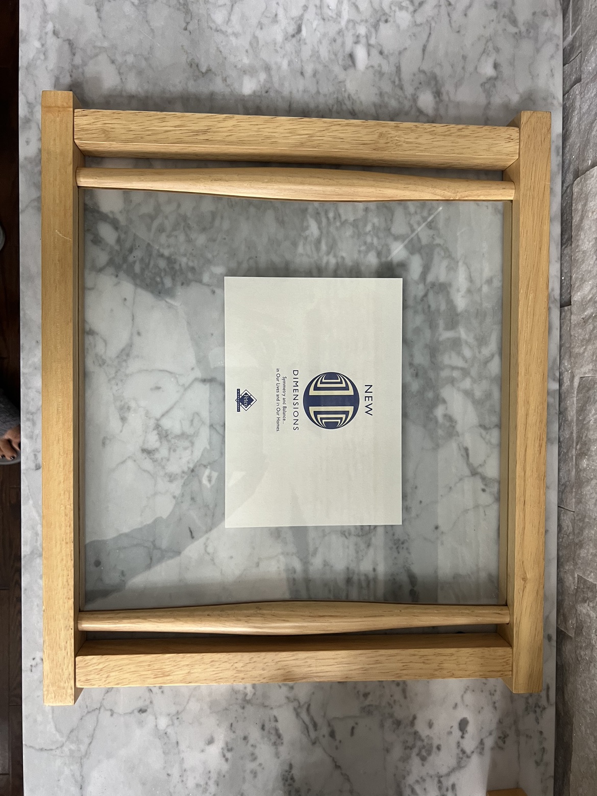 Pair of hanging wood and glass frame - floating picture image indicator(3)