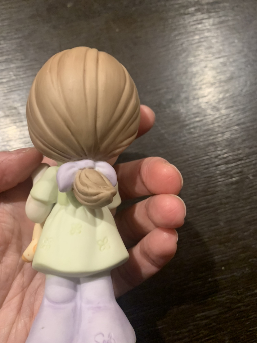 $10 each Precious Porcelain figurine (1999/2009) - photo 2