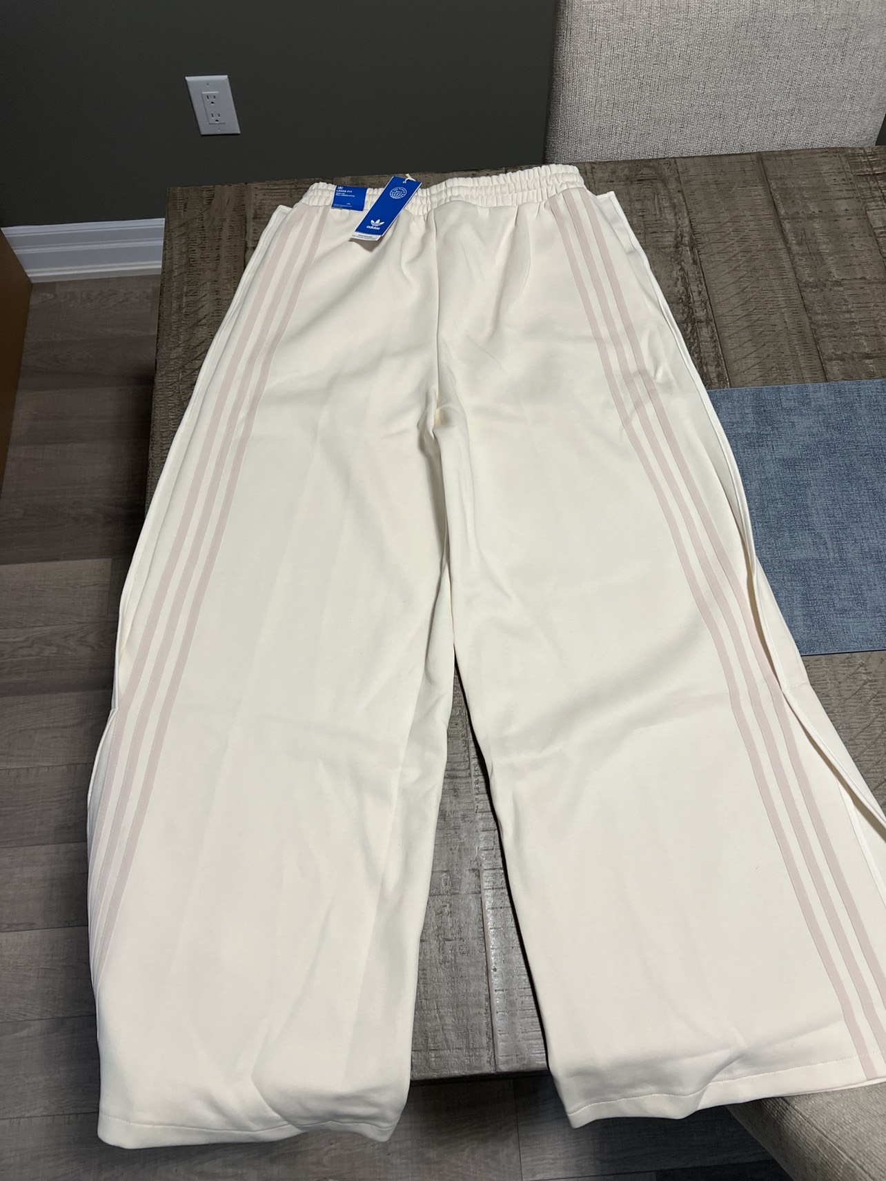 Adidas Originals off-white tracksuit - photo 3