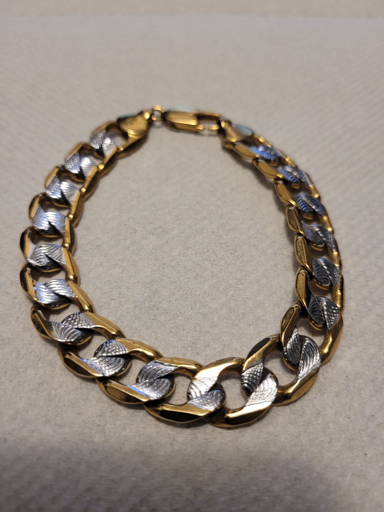 New "Gold Plated and Platinum Plated" Necklace and Bracelet Set image indicator(4)