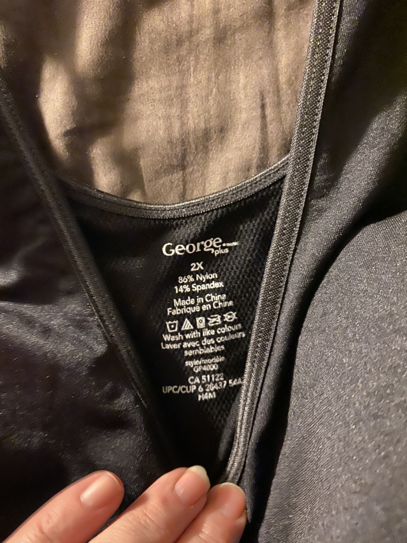 Four women’s XXL/2x tanks (1 shaper v neck & 3 spaghetti) image indicator(4)