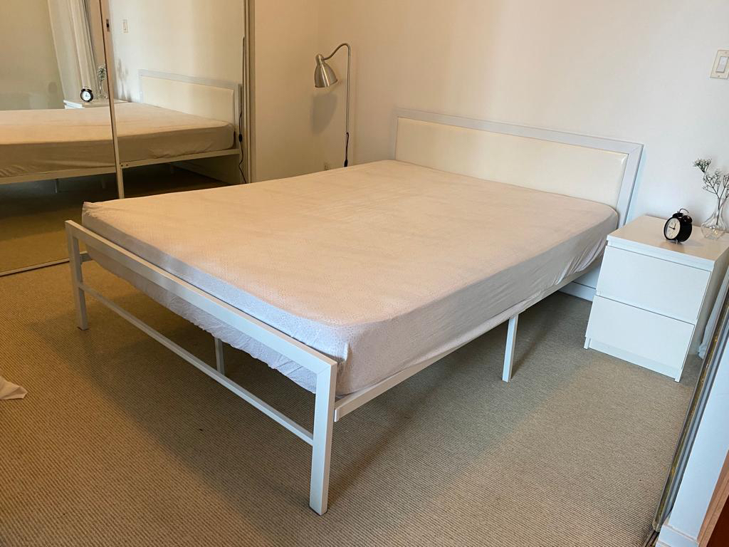 Queen bed frame - photo 2