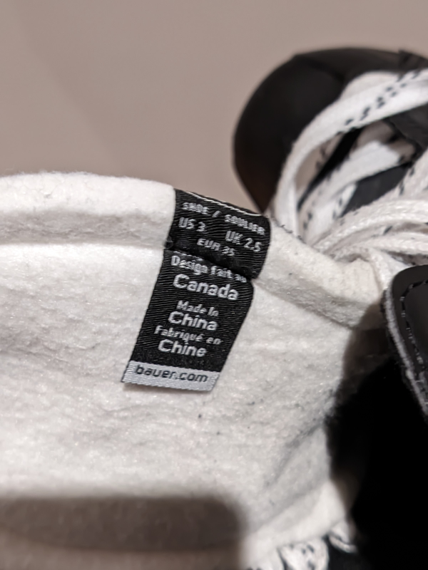 Gently used kids Bauer S140 skates (size 3) image indicator(2)