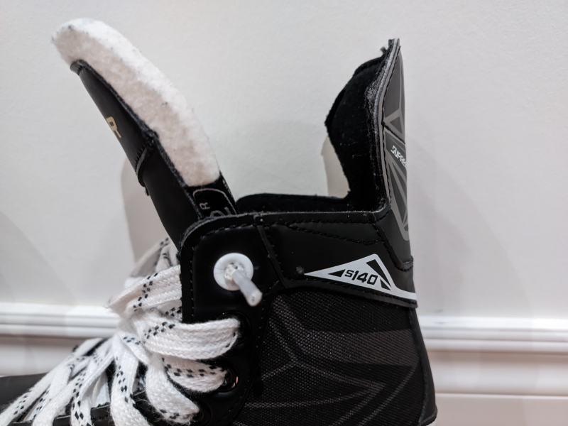 Gently used kids Bauer S140 skates (size 3) image indicator(5)
