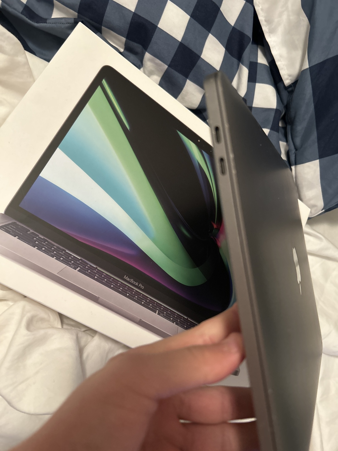 2020 macbook pro 13 inch m1 chip image indicator(7)