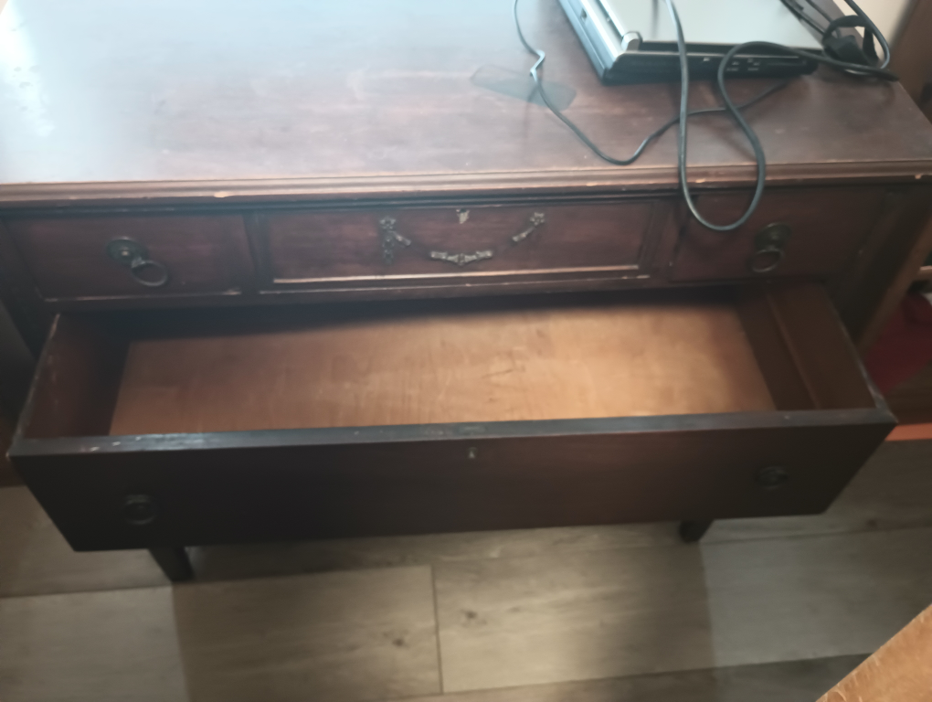 dresser