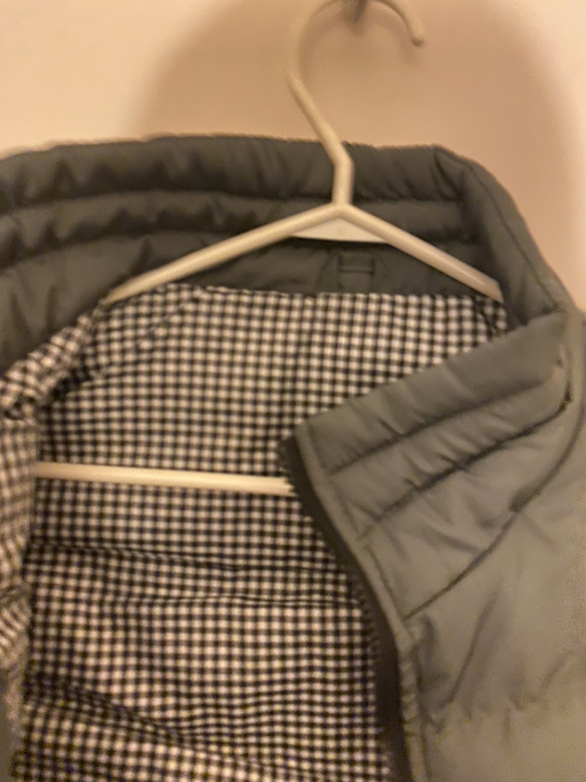 Vest -Brand new …mens /unisex ?…size  Med or small - photo 3