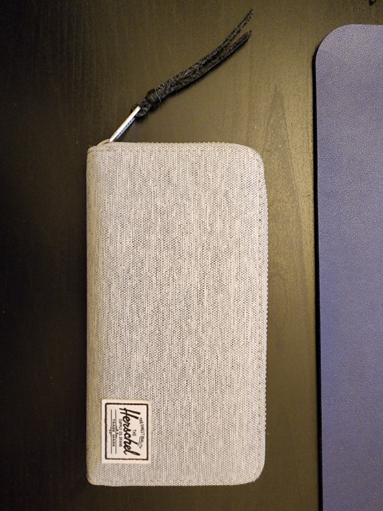 Herschel wallet