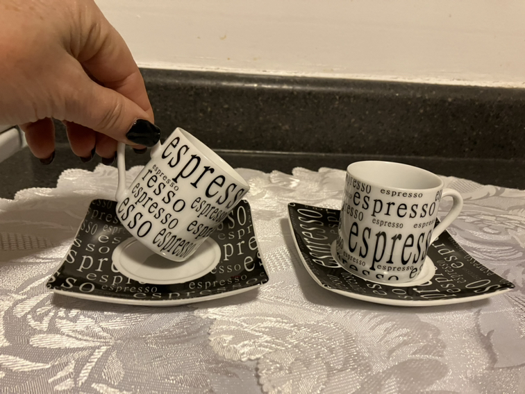 2 Espresso cups and 2 plates image indicator(2)