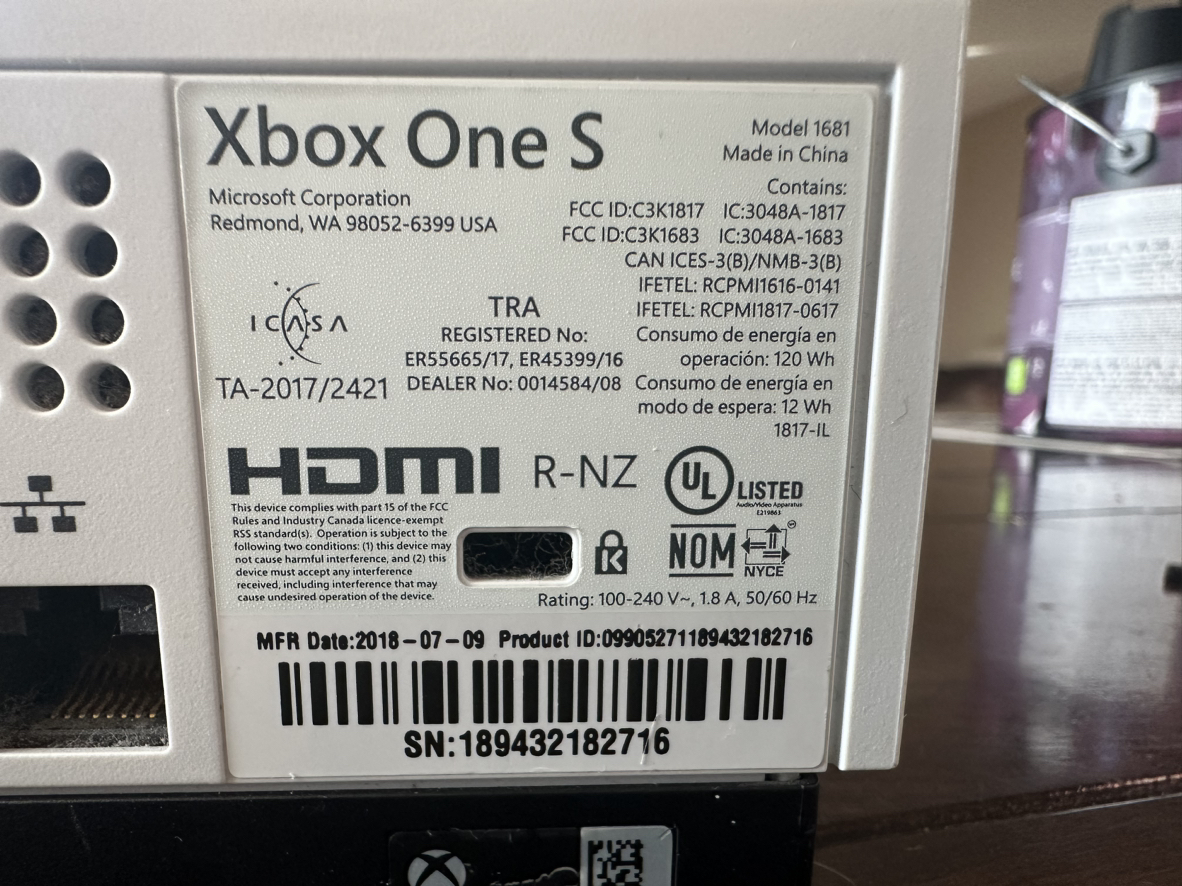 Xbox One S - photo 2