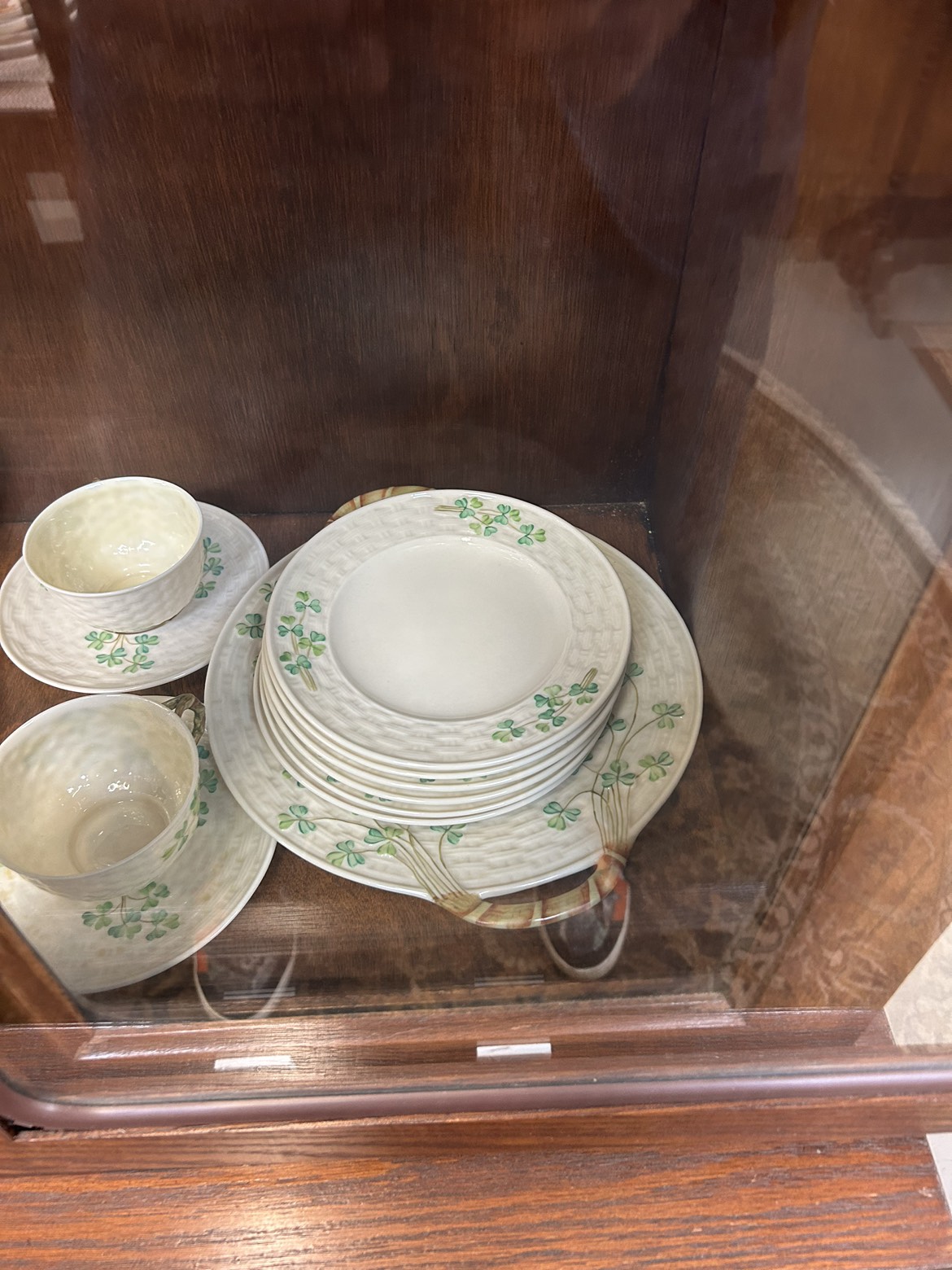 Irish Belleek Shamrock 22 Piece Antique China Tea Set image indicator(3)