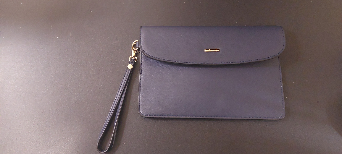 Lovevook Wristlet Clutch