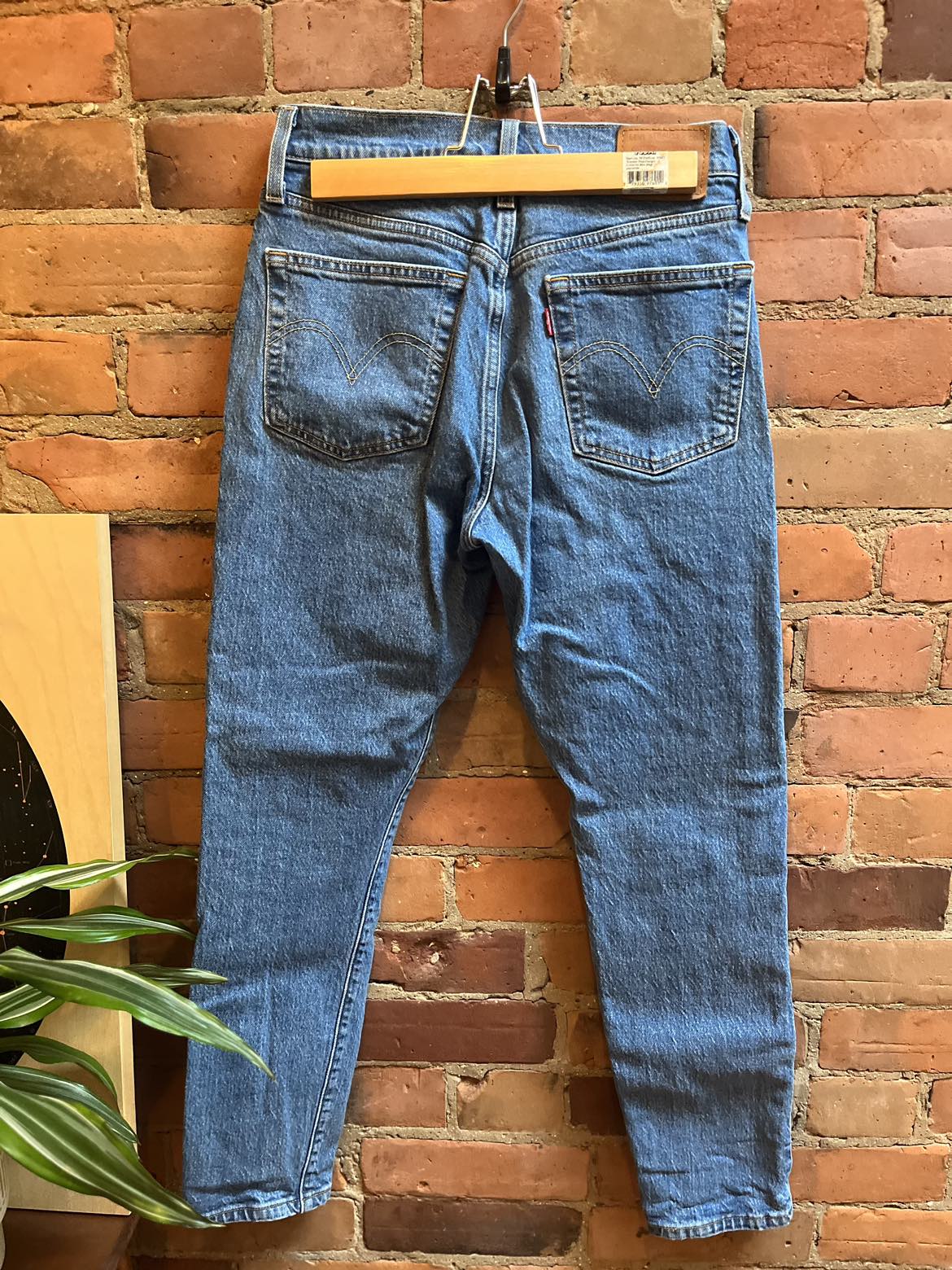 Women’s Levi’s 501s - size 26 image indicator(2)
