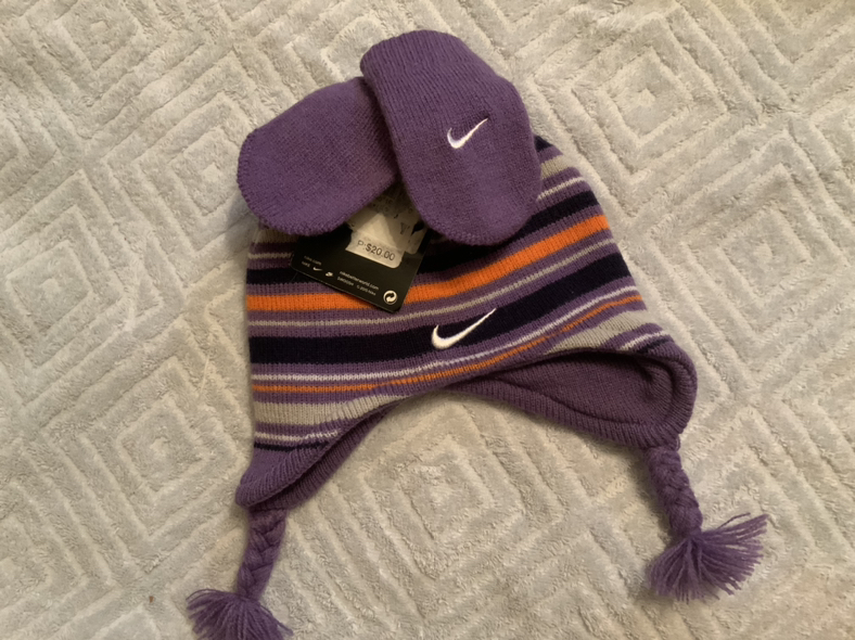 Infant NIKE hat and mitts