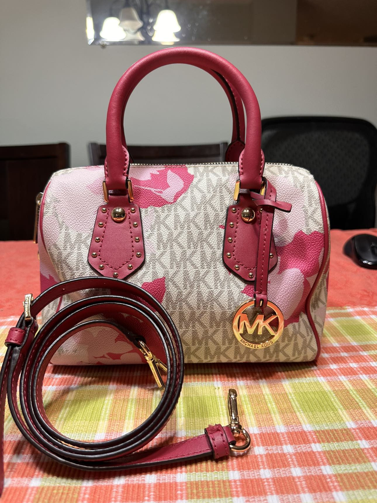 Michael Kors Small Boston Type Pink Bag thumbnail