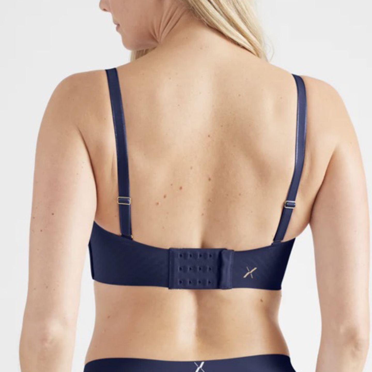 NEW Knix Wingwoman Contour Wireless bra (size 4) image indicator(3)