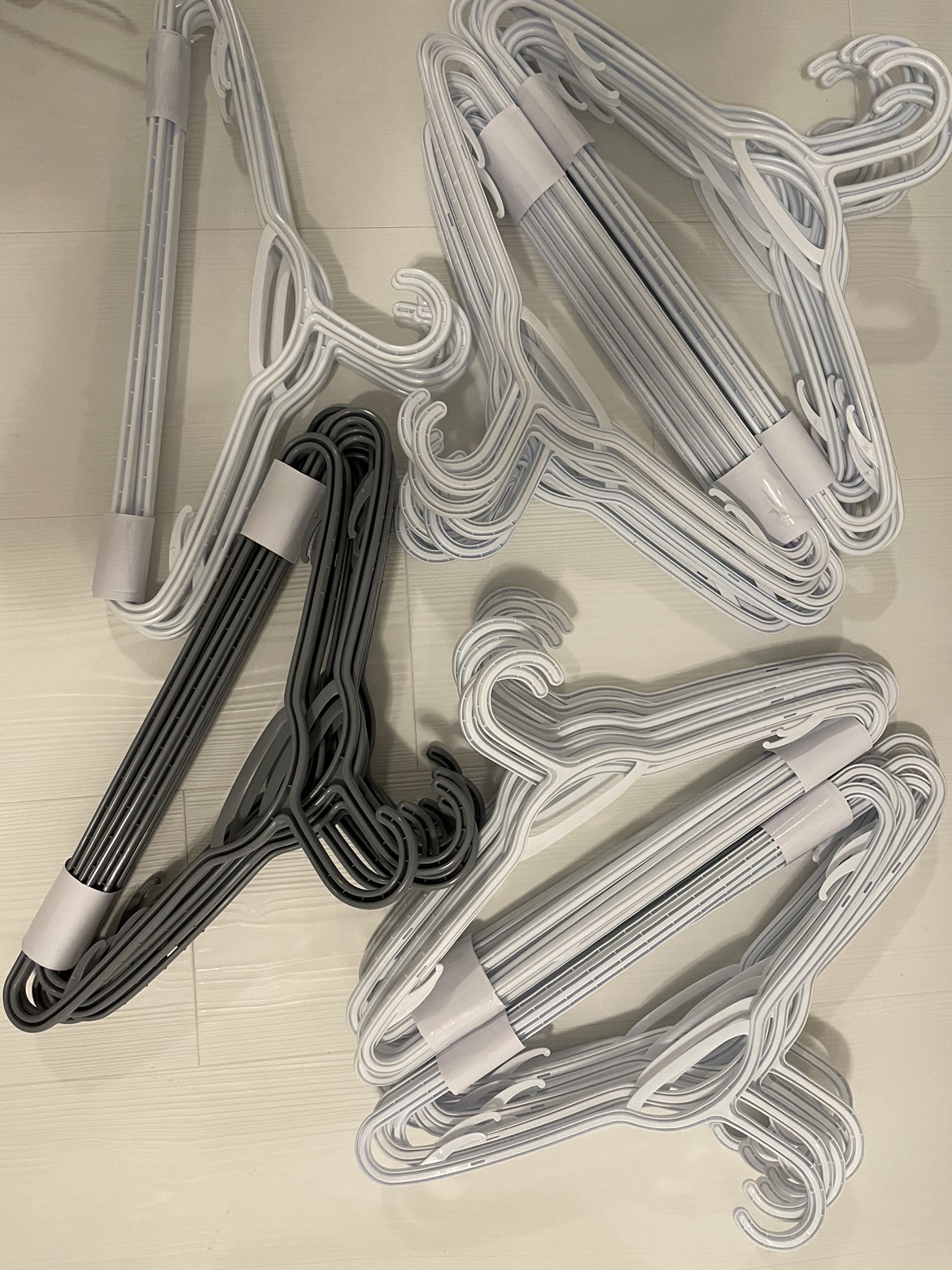 56 shirt hangers, 29 skirt/pants hangers (total 85) - photo 2