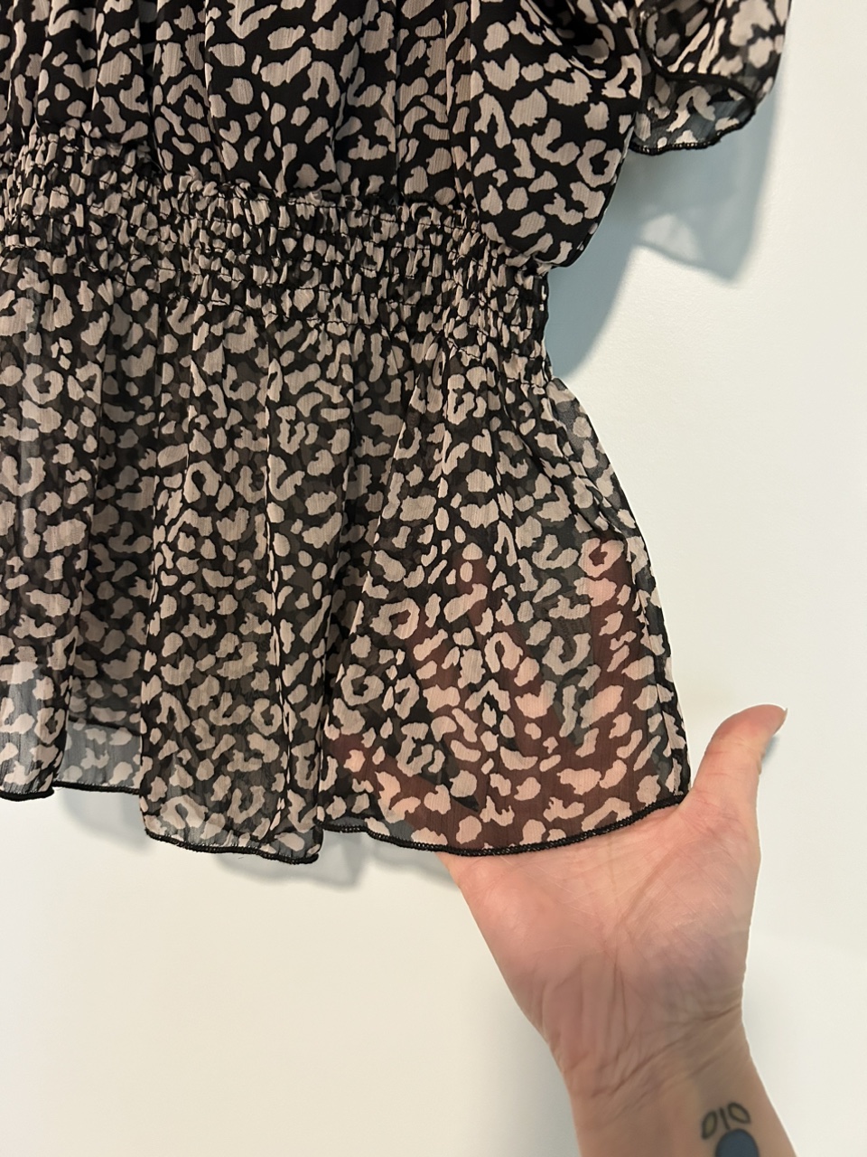 Black and white leopard print top - photo 4