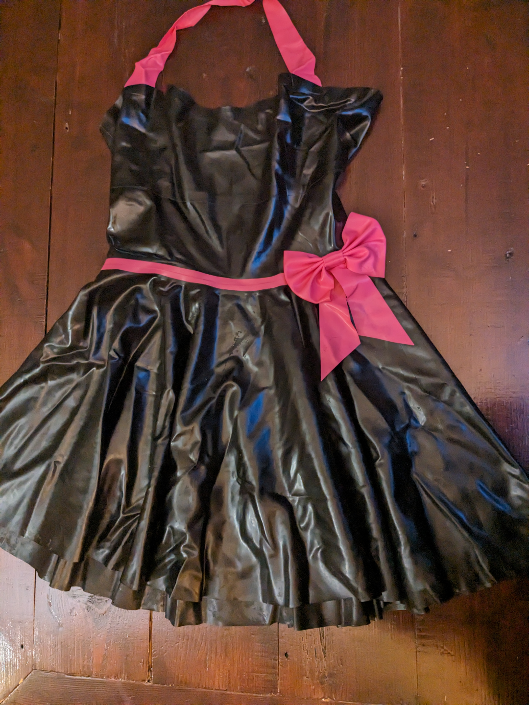 L - latex halter dress with bow - photo 2