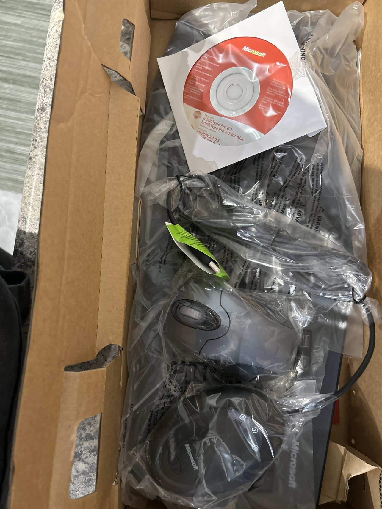 Keyboard/Wireless Mouse