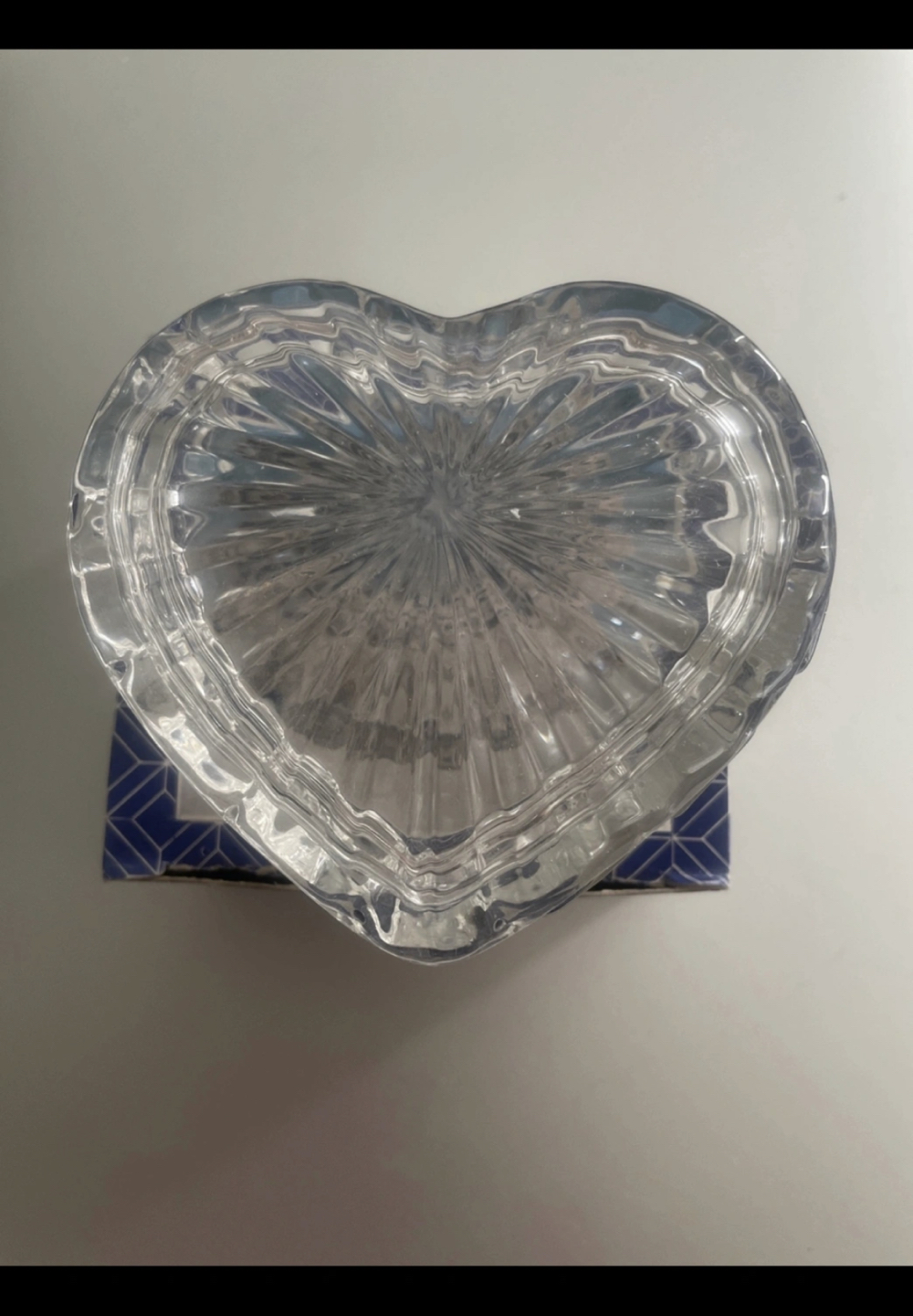 Crystal heart-shaped trinket box