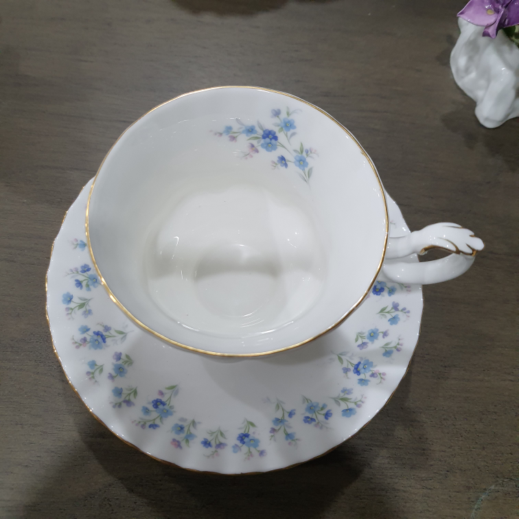 Royal albert  bone china teacup - photo 2