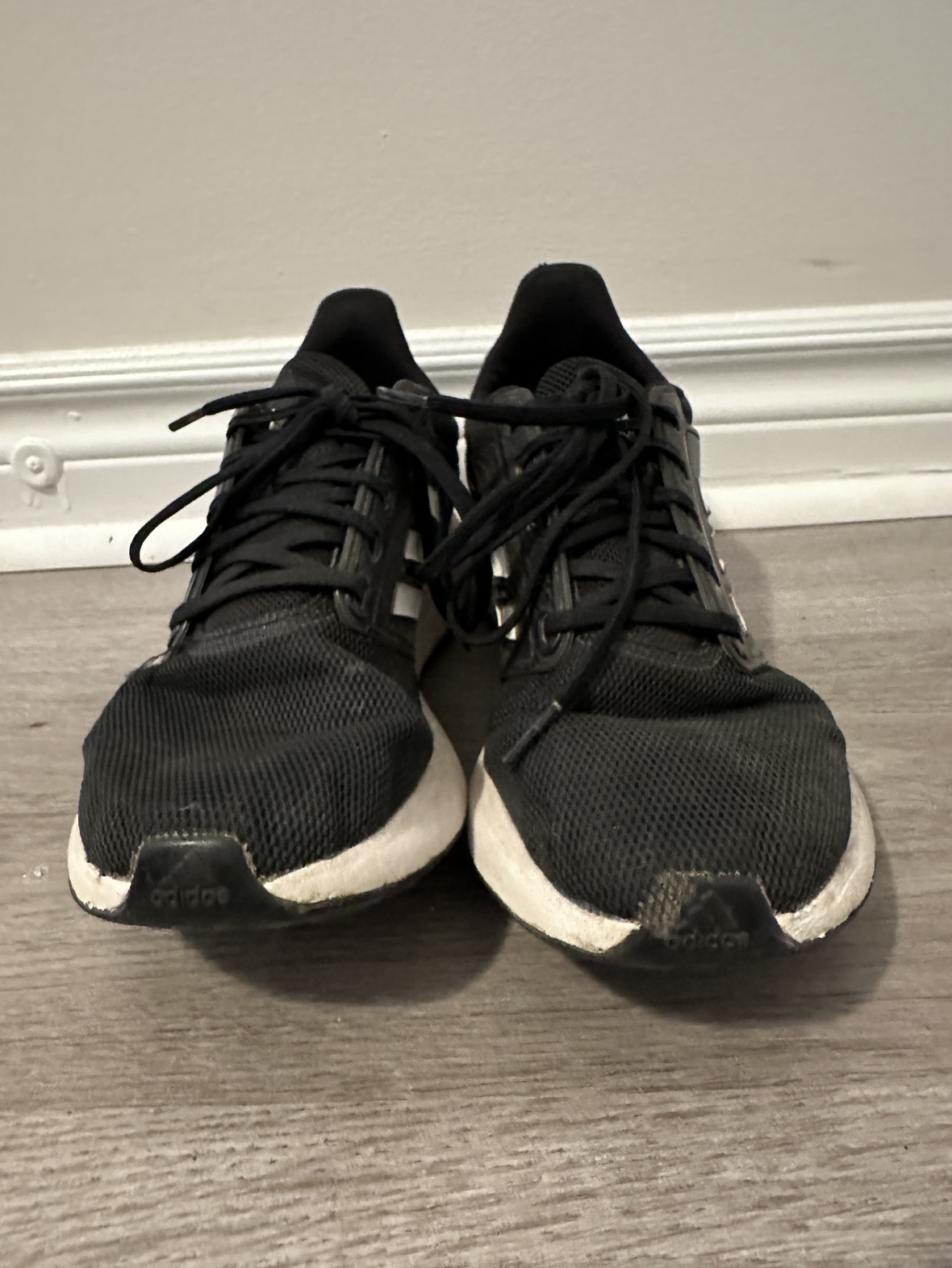 Used Adidas shoe. - photo 4