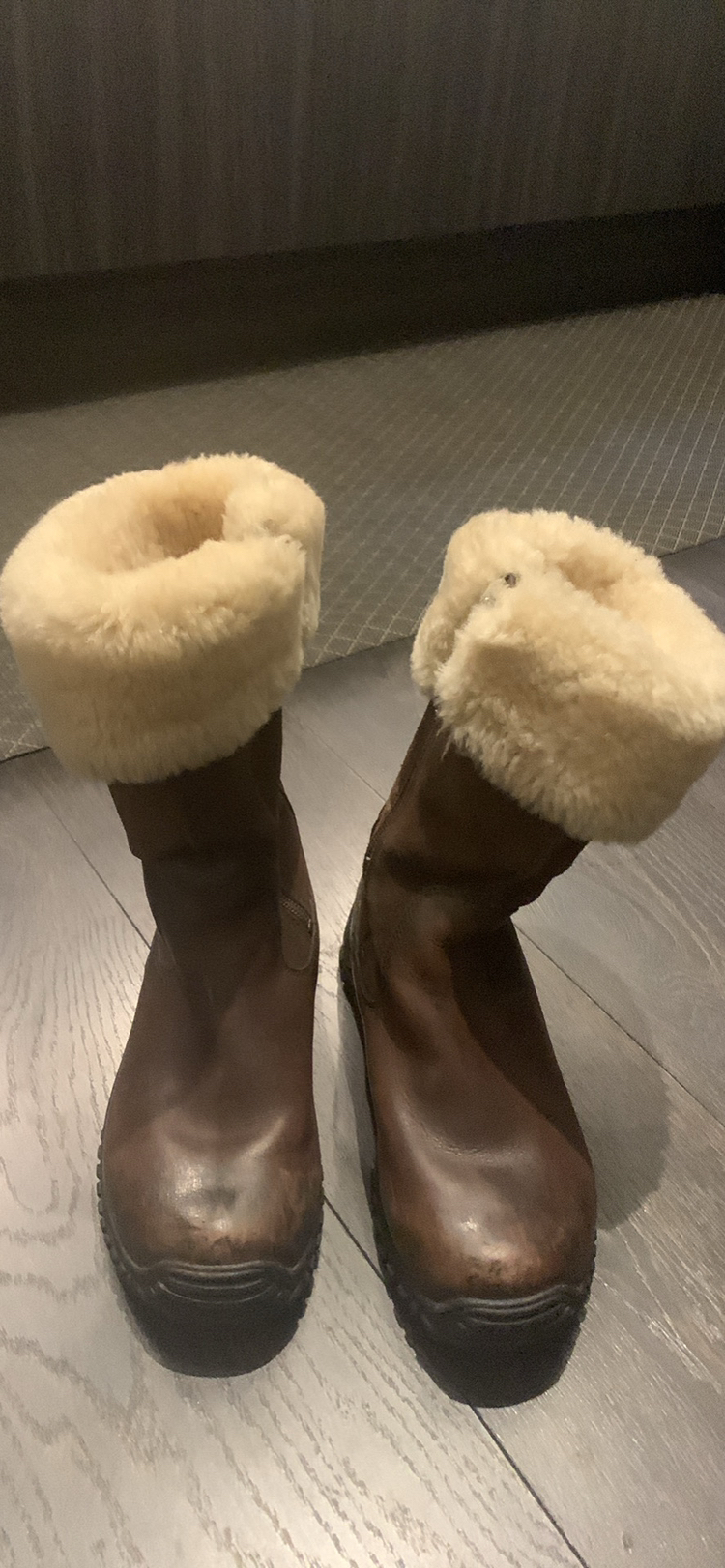 UGG boots winter/snow thumbnail