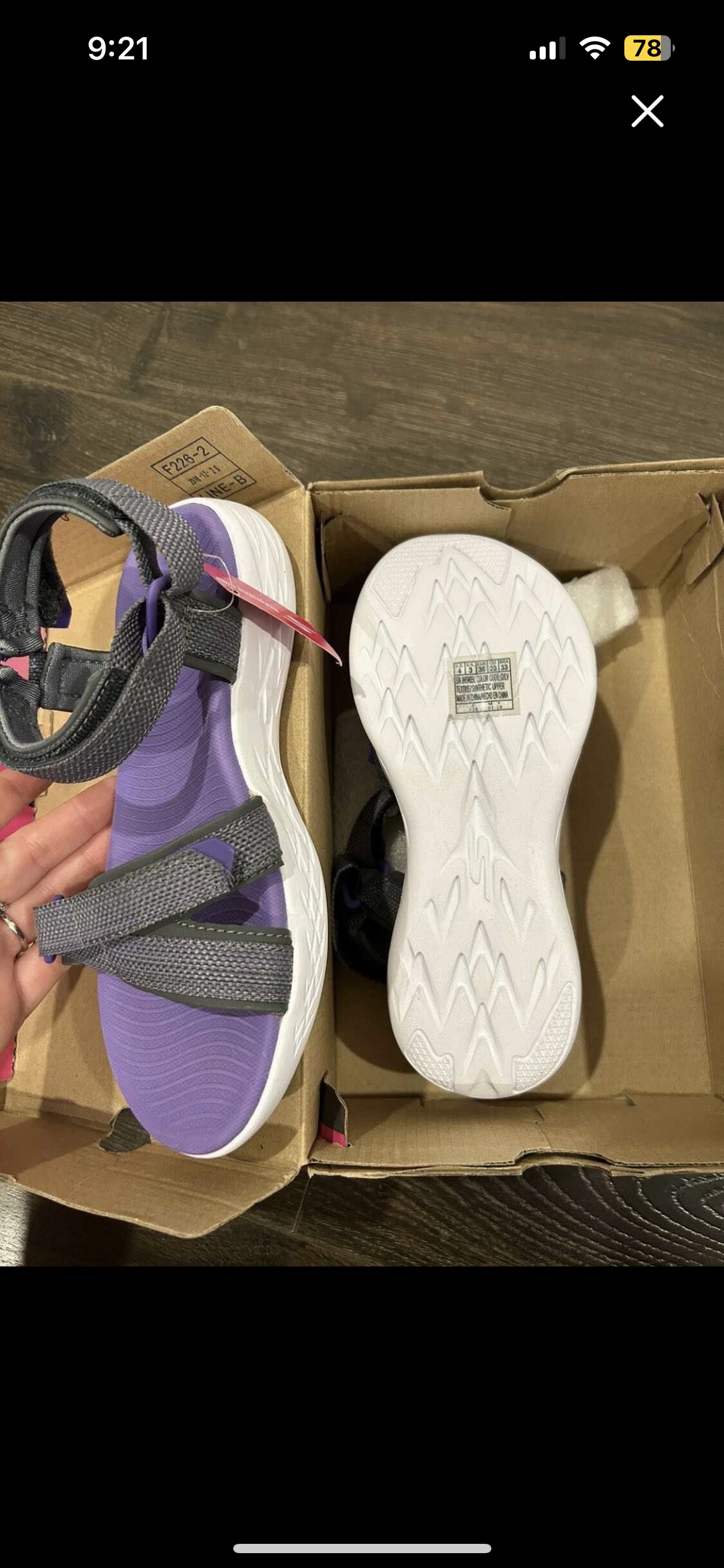 New sandals girls size 4 🥕 thumbnail