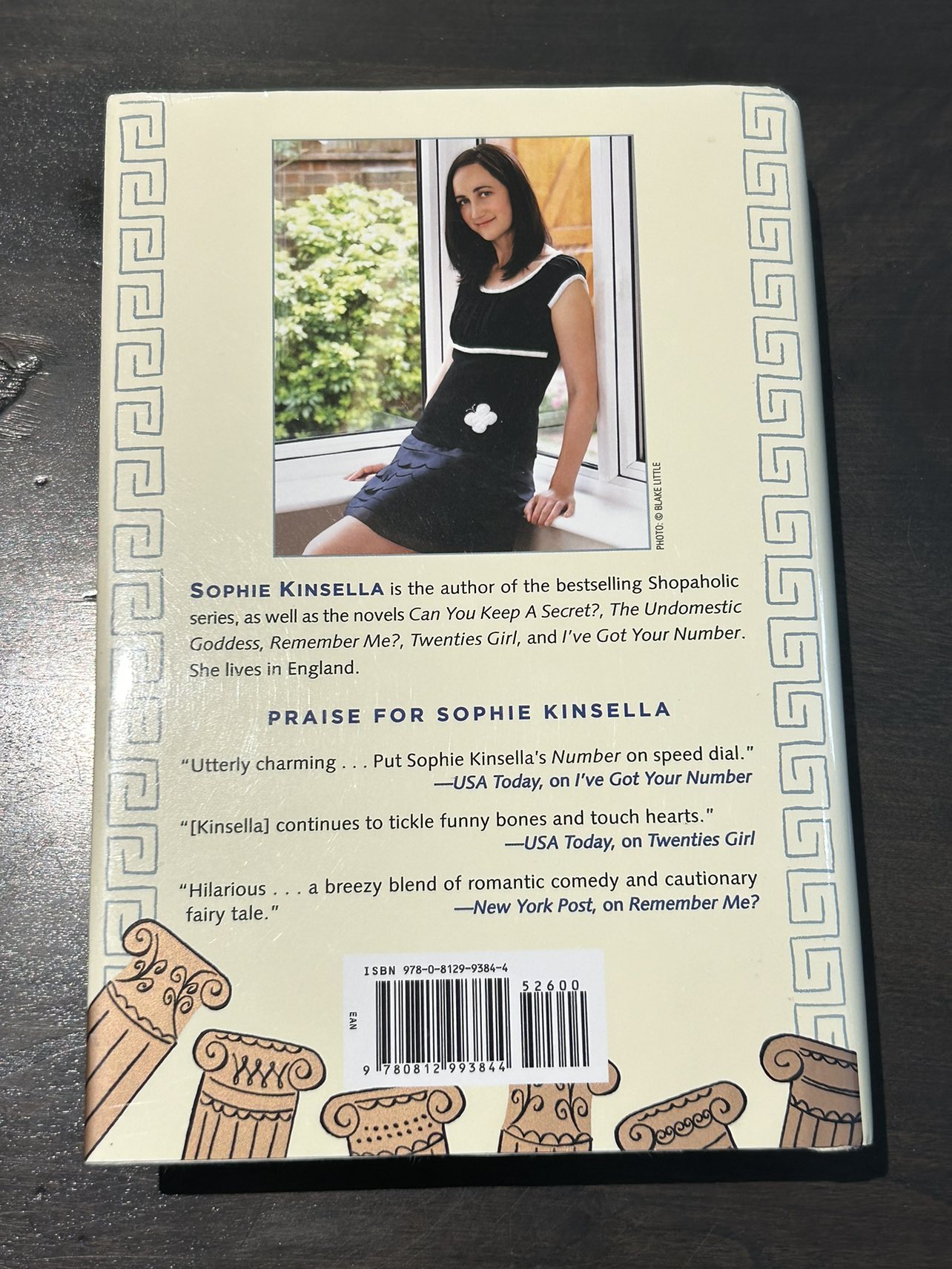 Novel: Wedding Night by Sophie Kinsella image indicator(2)