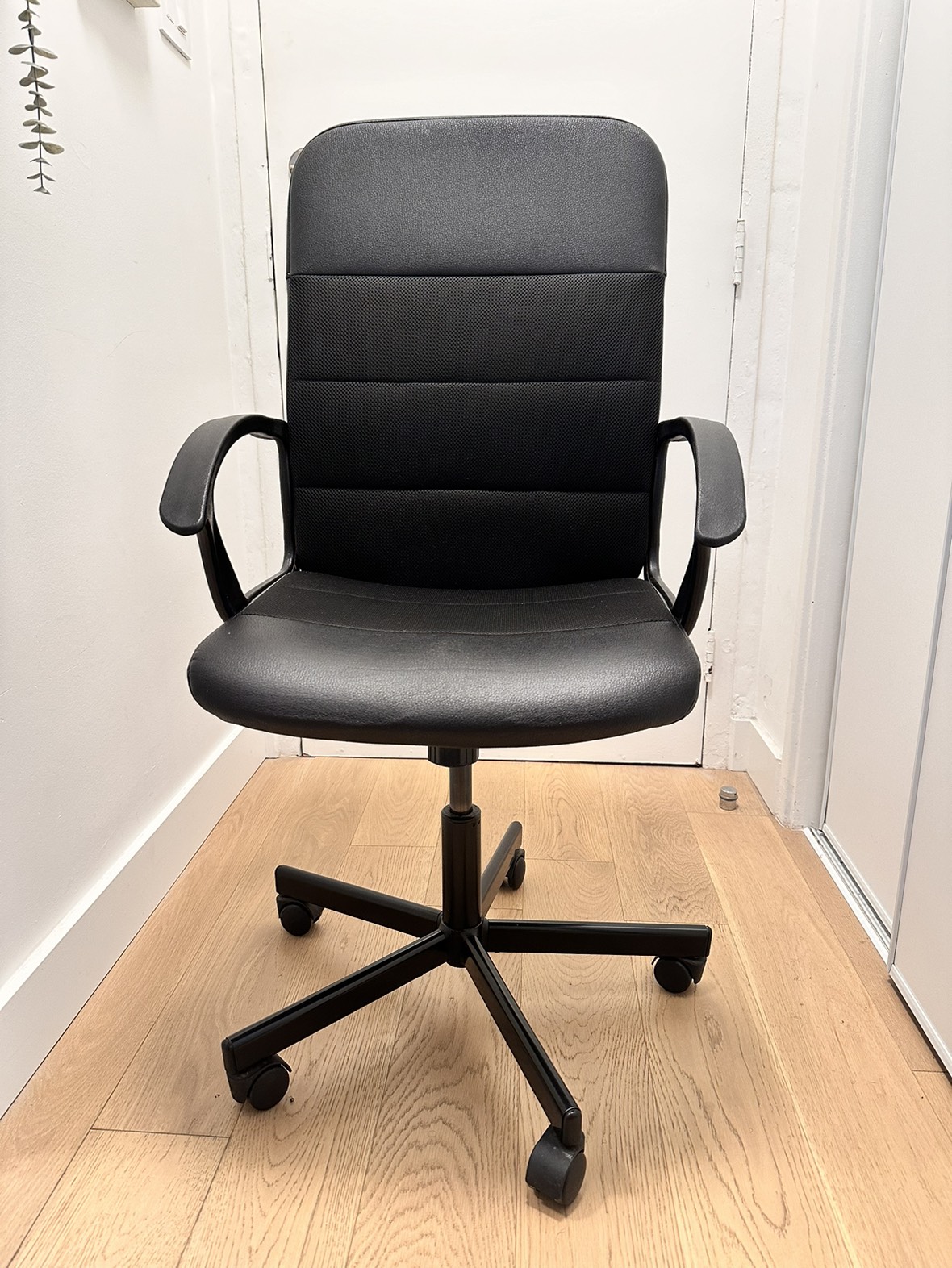 IKEA Computer Chair - photo 3