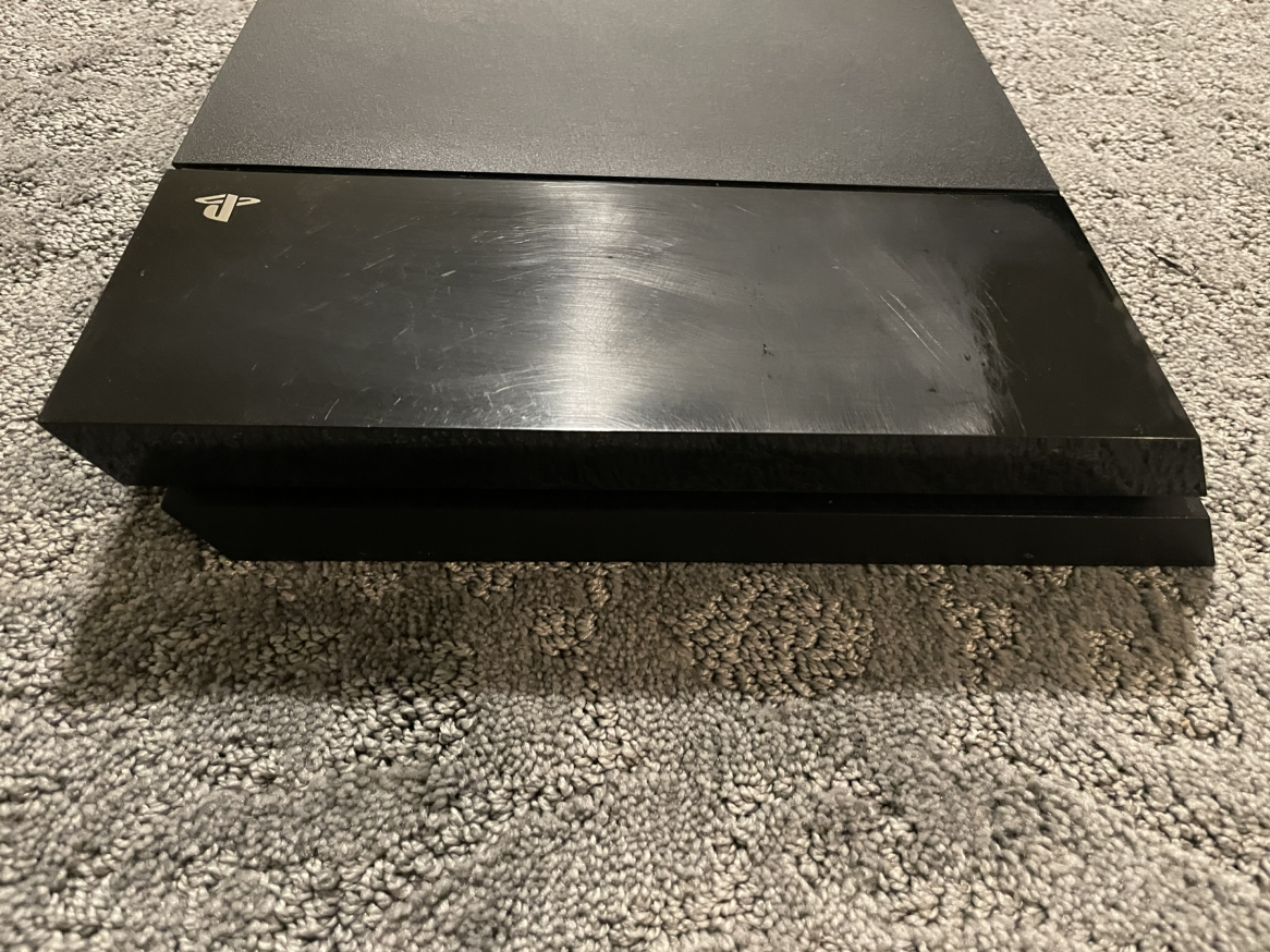 PS4 comes with controller and wires image indicator(5)