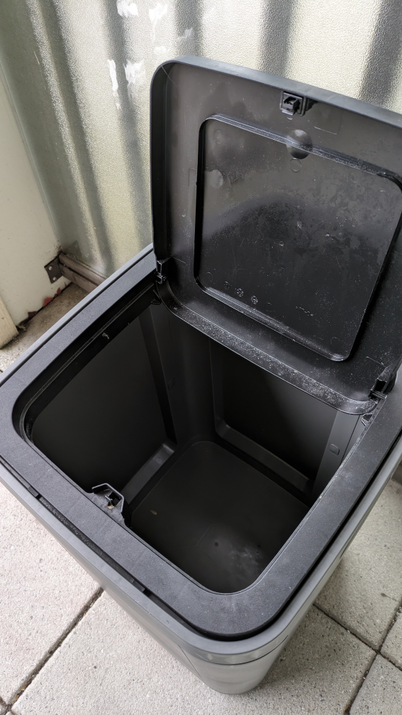 Ikea Gigantisk 60L touch top trash bin - photo 4