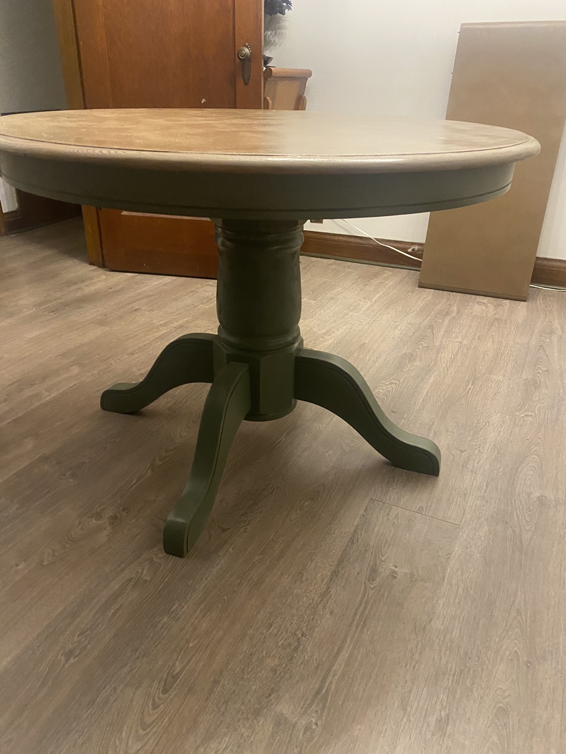 Round Extendable Wood Dining Table ( painted) - photo 3