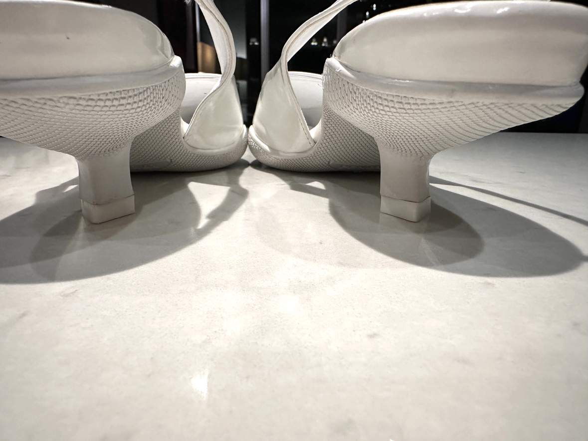 White Prada sling back kitten heels - photo 3