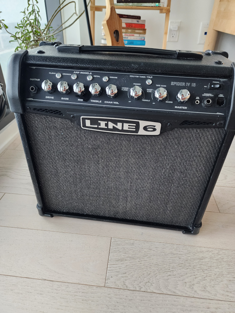 Line 6 Spider IV Digital Modeling Guitar Amplifier