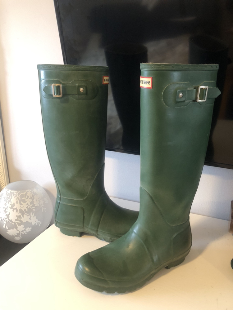 Green Hunter Tall Rain Boots - women’s size 9 - photo 2