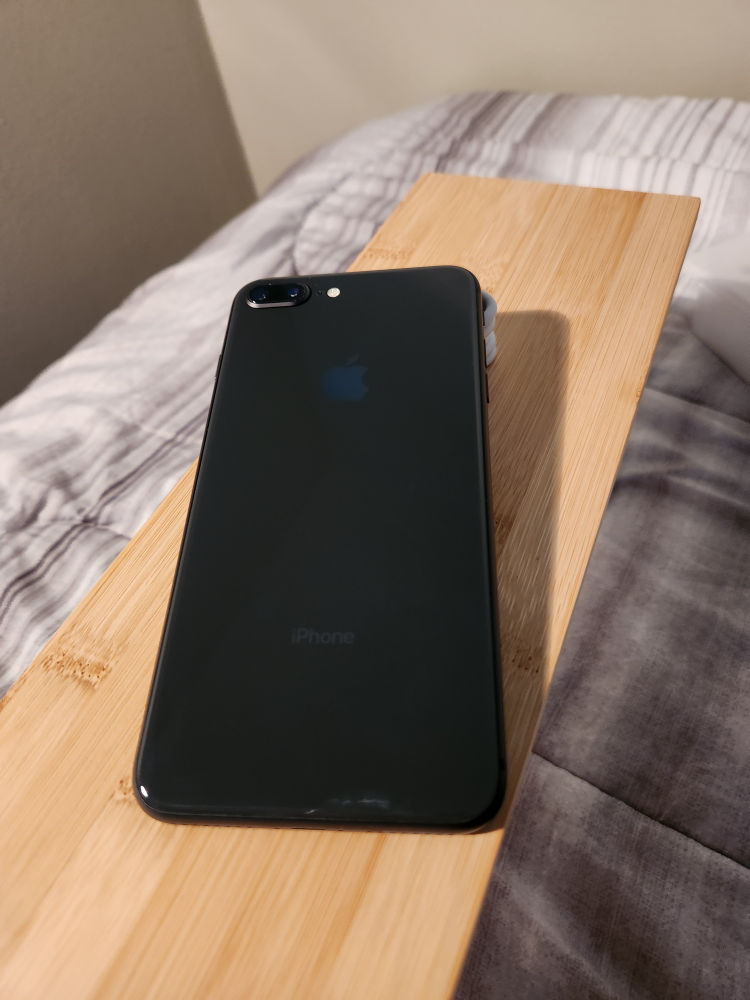 Apple I phone 8 plus 64GB / 7 128GB image indicator(2)