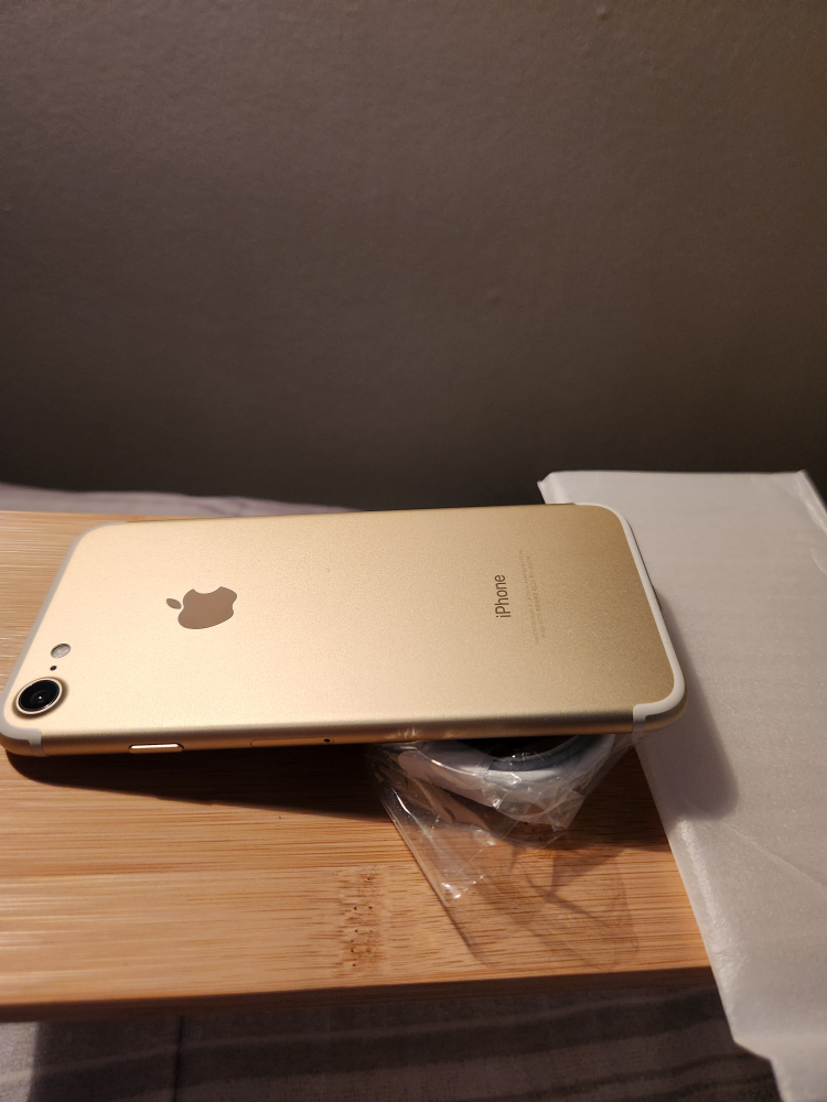 Apple I phone 8 plus 64GB / 7 128GB image indicator(3)