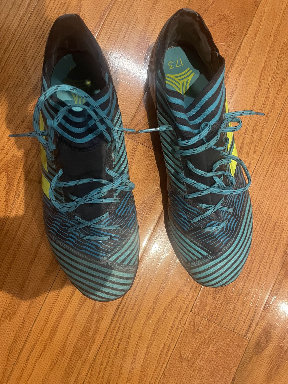 Men’s 9.5 indoor soccer shoes - photo 4