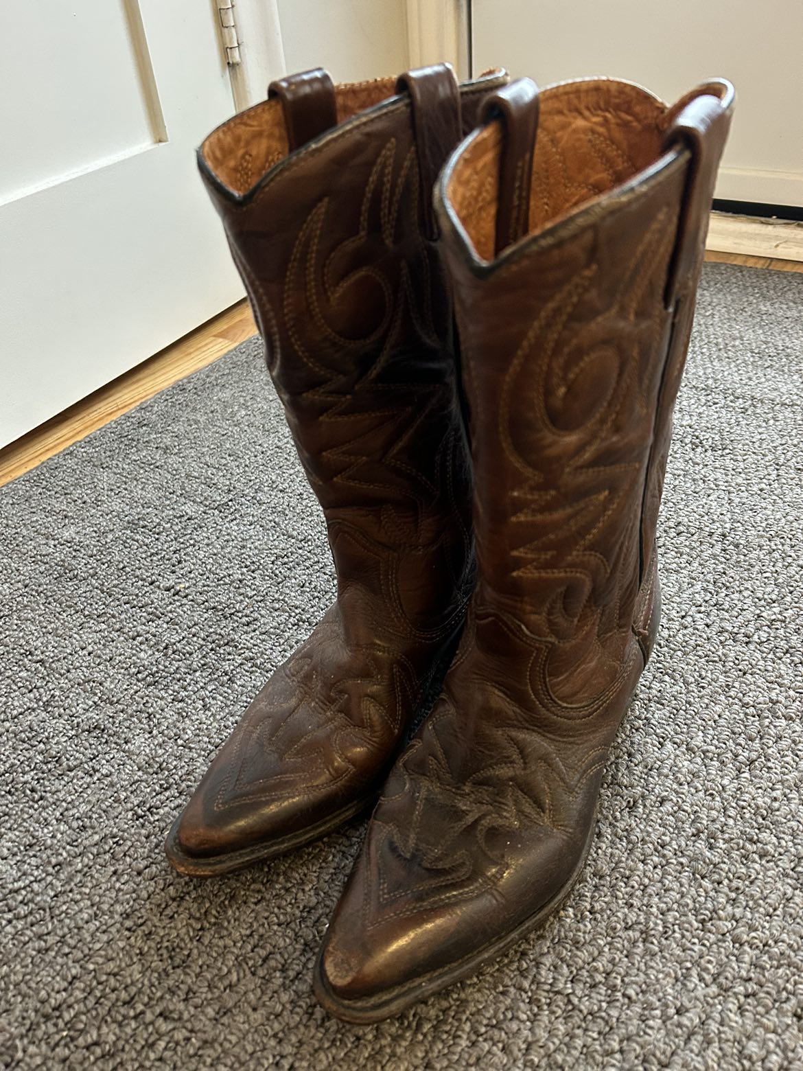 Real leather cowboy boots thumbnail