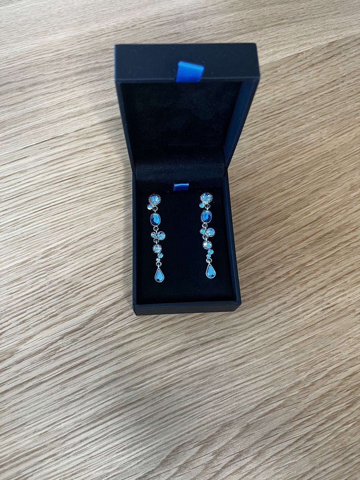 Costume jewelry image indicator(4)