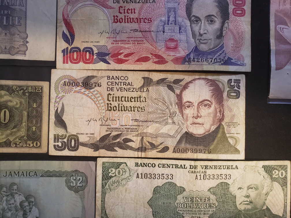 Collectors Bank Notes image indicator(9)